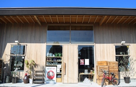 SONNE 店前